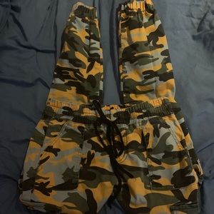 Cute girls cargo yellow pants😌💛